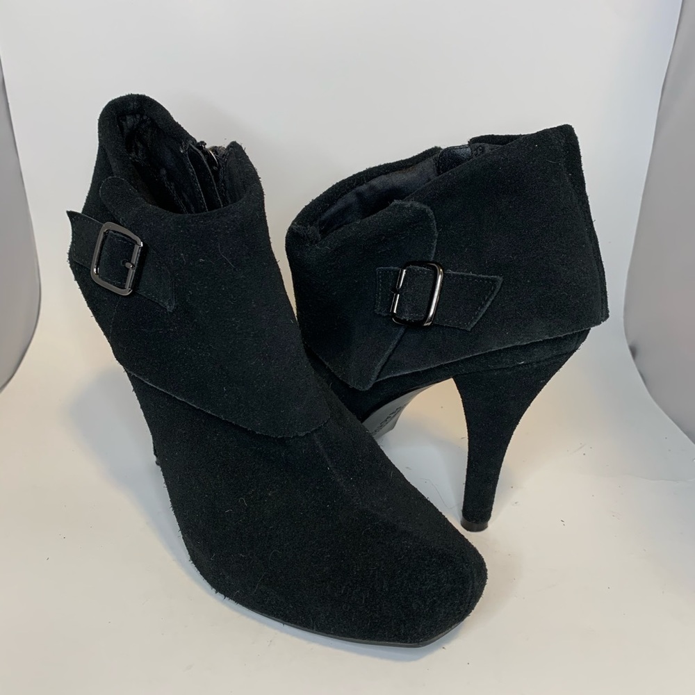 3/$25 - Kenneth Cole Reaction black suede booties